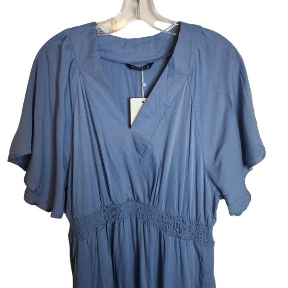 BloomChic V-Neck Blue Lightweight Tiered Dress, NWT, Large - Picture 2 of 6